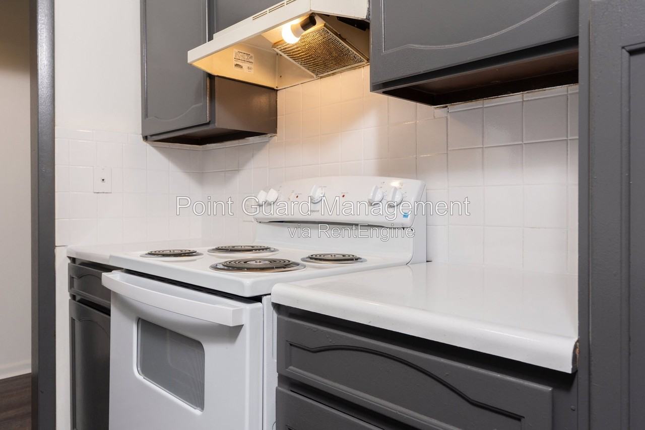 1945 N Porter Ave #155 - Photo 6 of 35