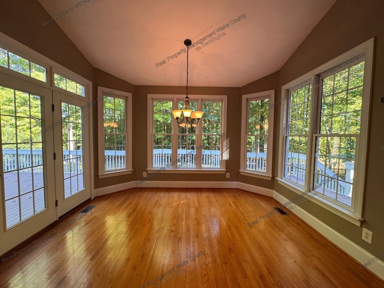 8001 Hawkshead Rd - Photo 5 of 50