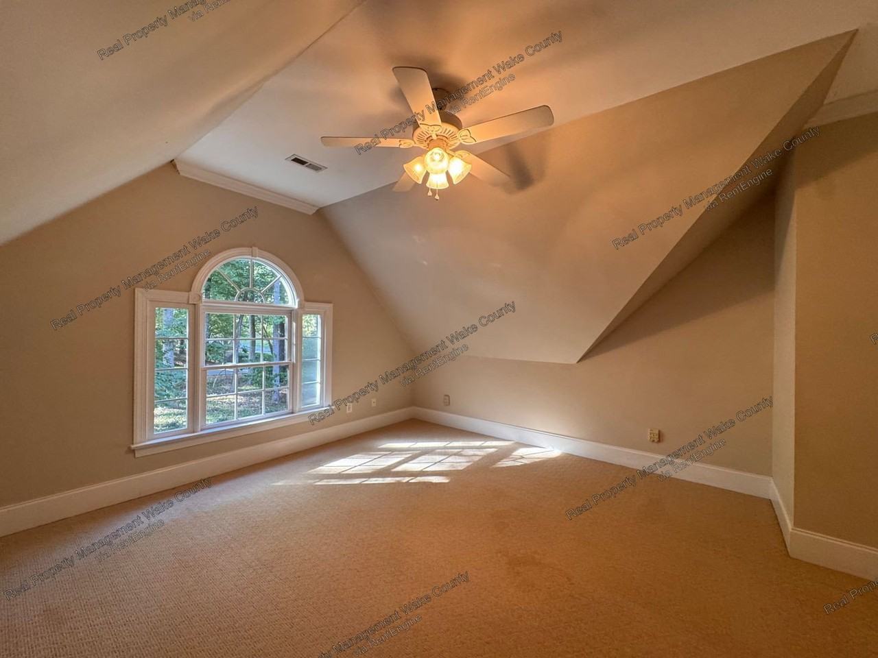 8001 Hawkshead Rd - Photo 6 of 50