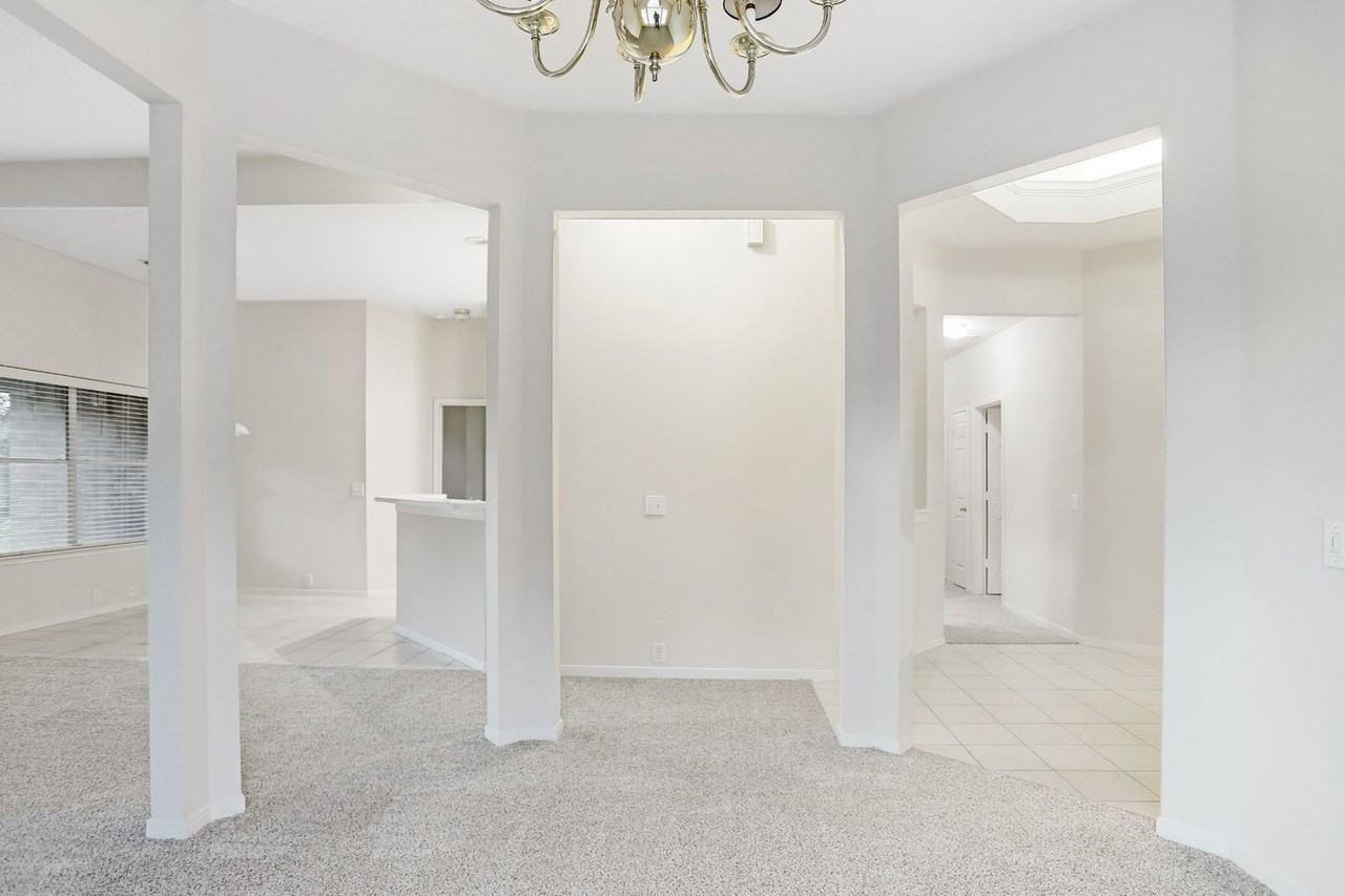 1343 Summer Terrace Dr - Photo 3 of 34
