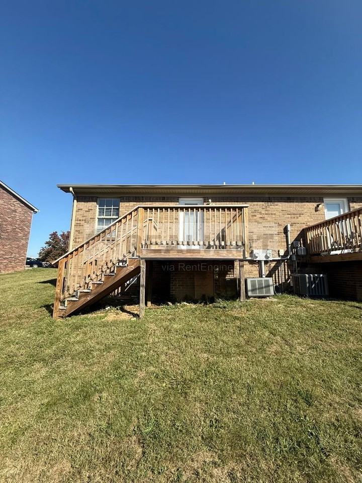 306 Parker Pl - Photo 3 of 11