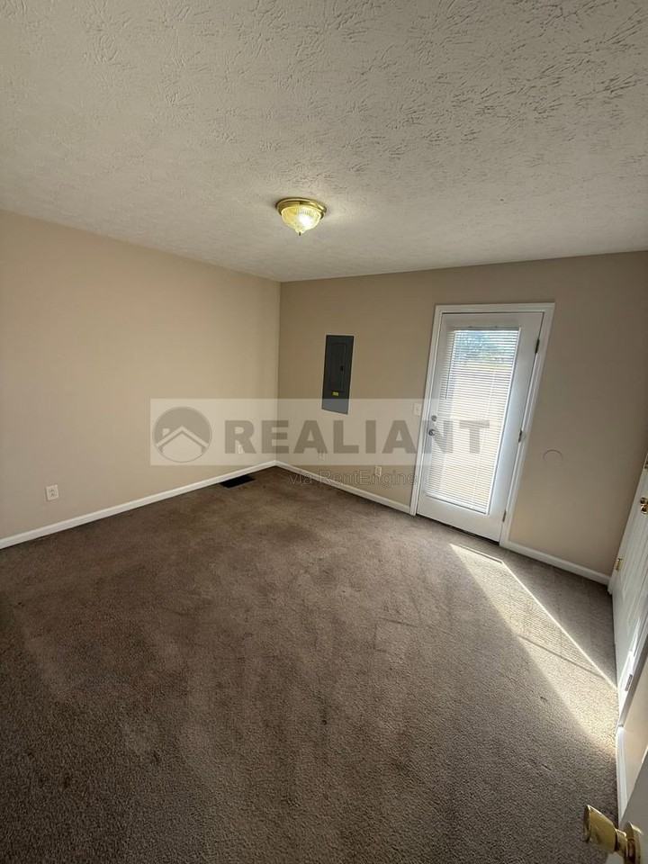 306 Parker Pl - Photo 6 of 11