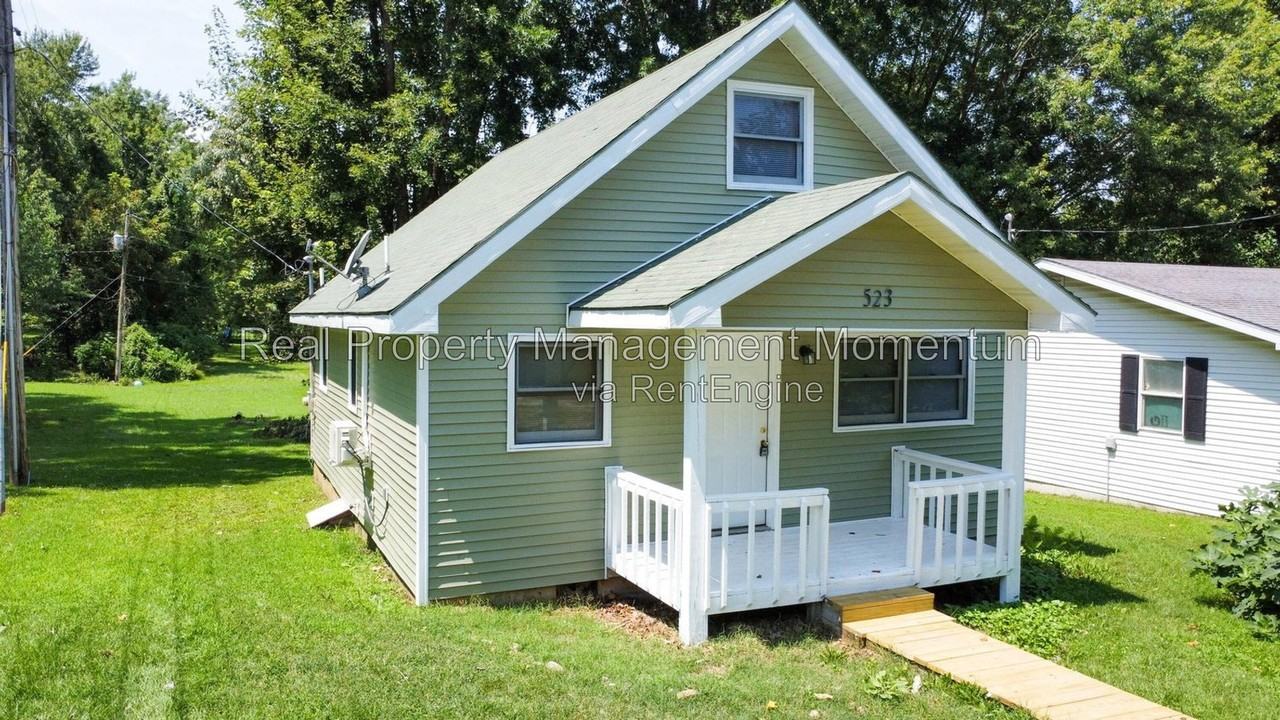 523 S Elm St