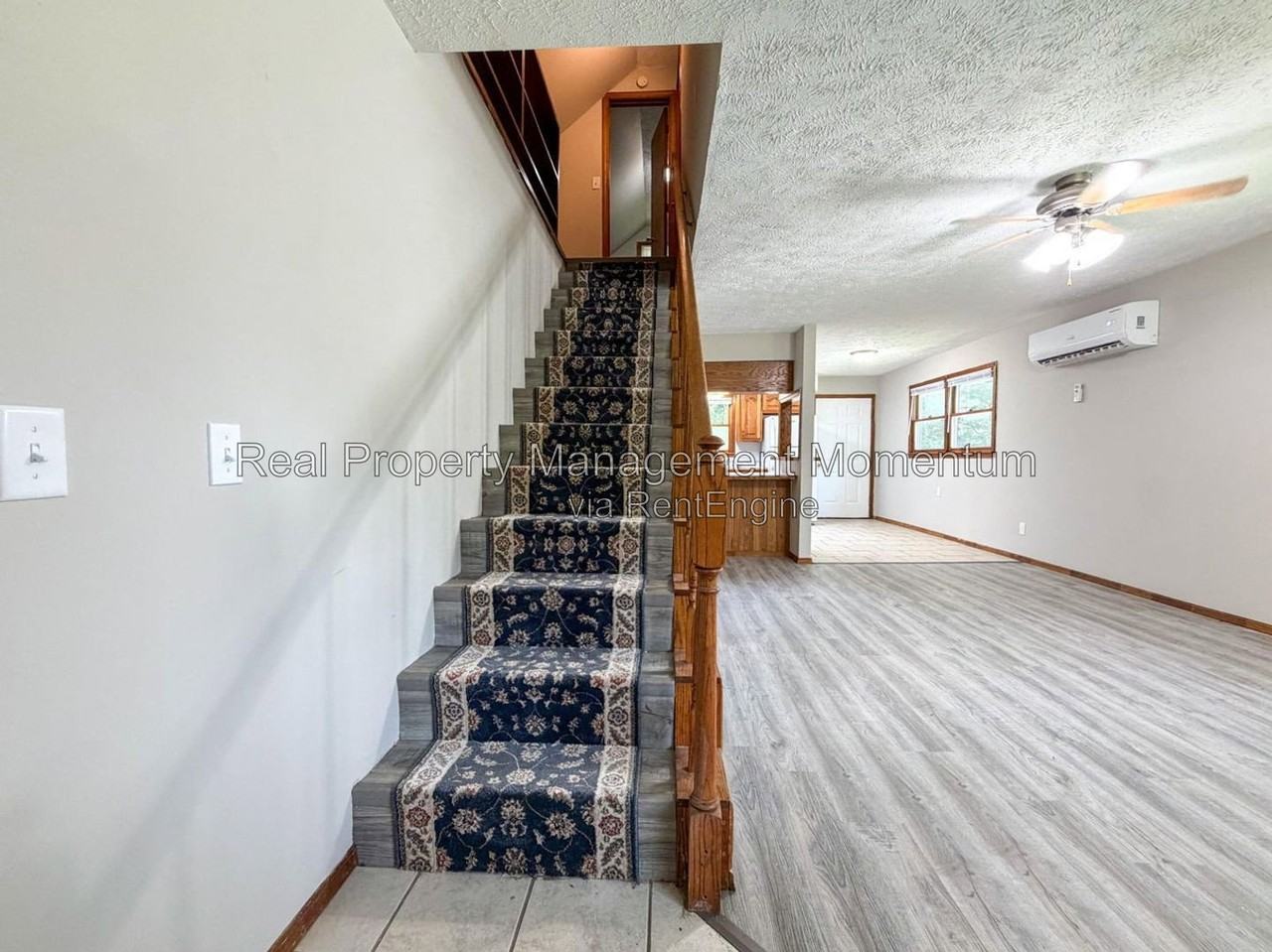 523 S Elm St - Photo 4 of 21