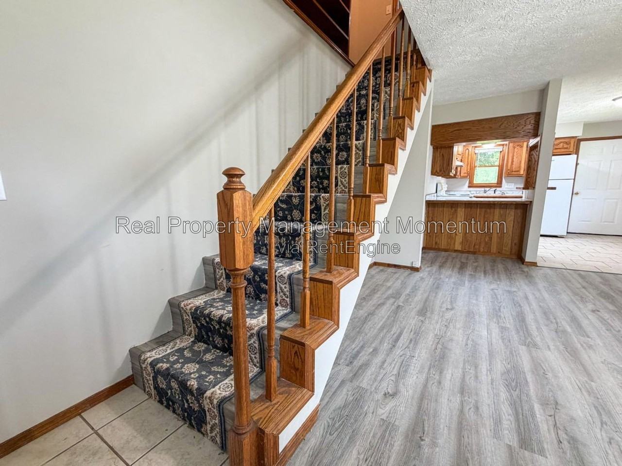 523 S Elm St - Photo 5 of 21