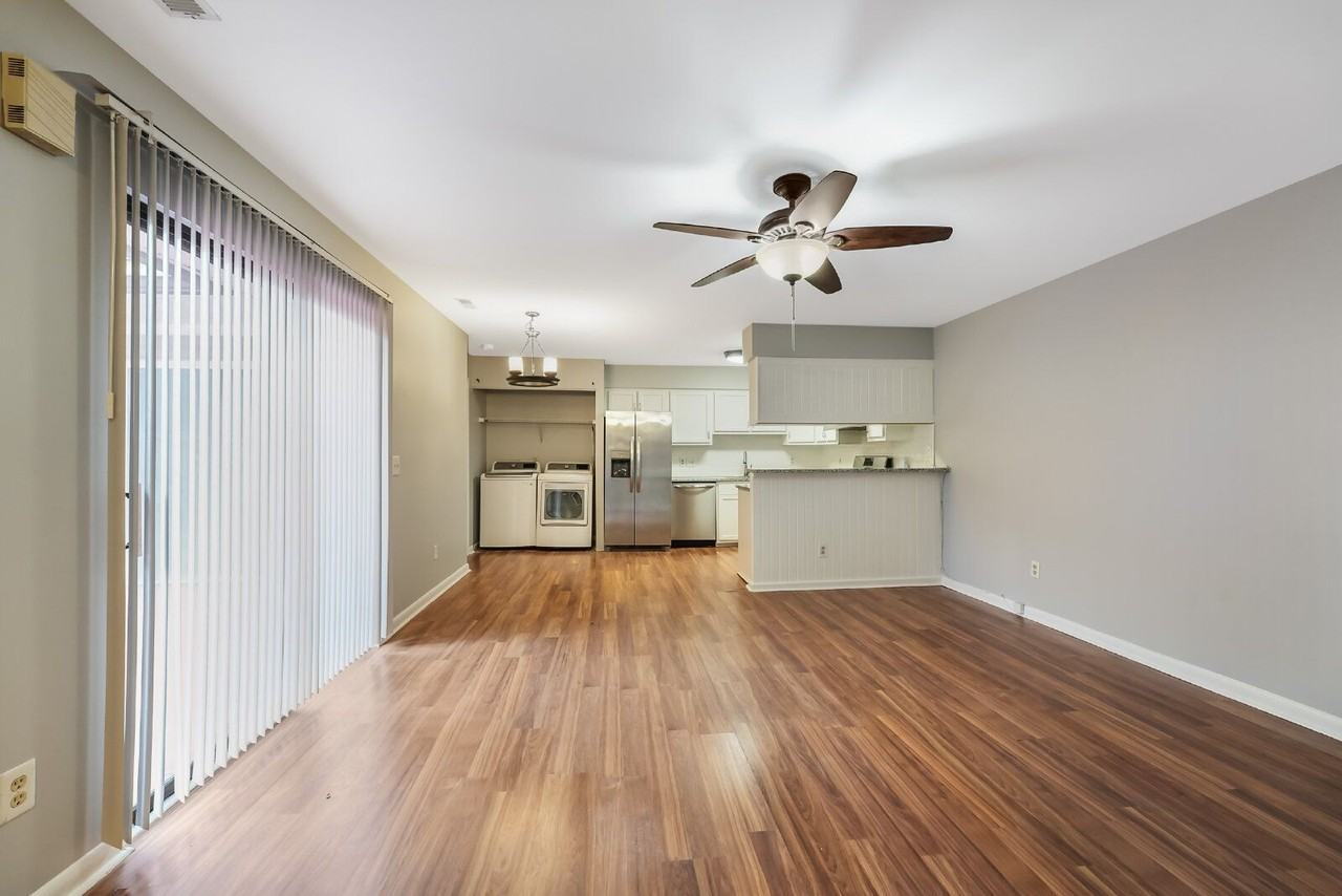 384 Summerwalk Cir - Photo 5 of 21