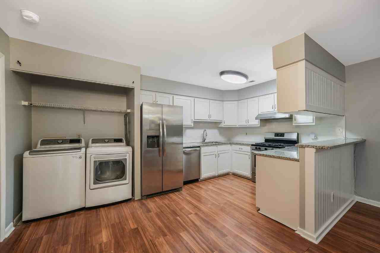 384 Summerwalk Cir - Photo 6 of 21