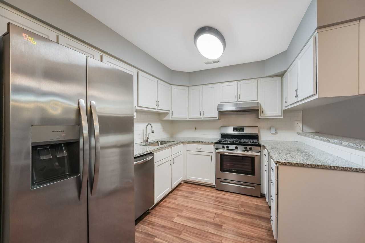 384 Summerwalk Cir - Photo 7 of 21