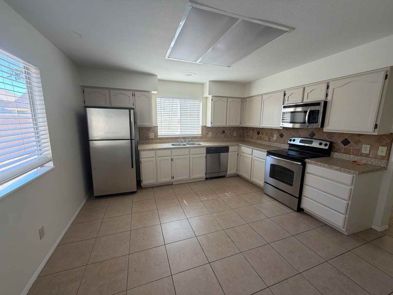 5051 W Mercury Way - Photo 3 of 13