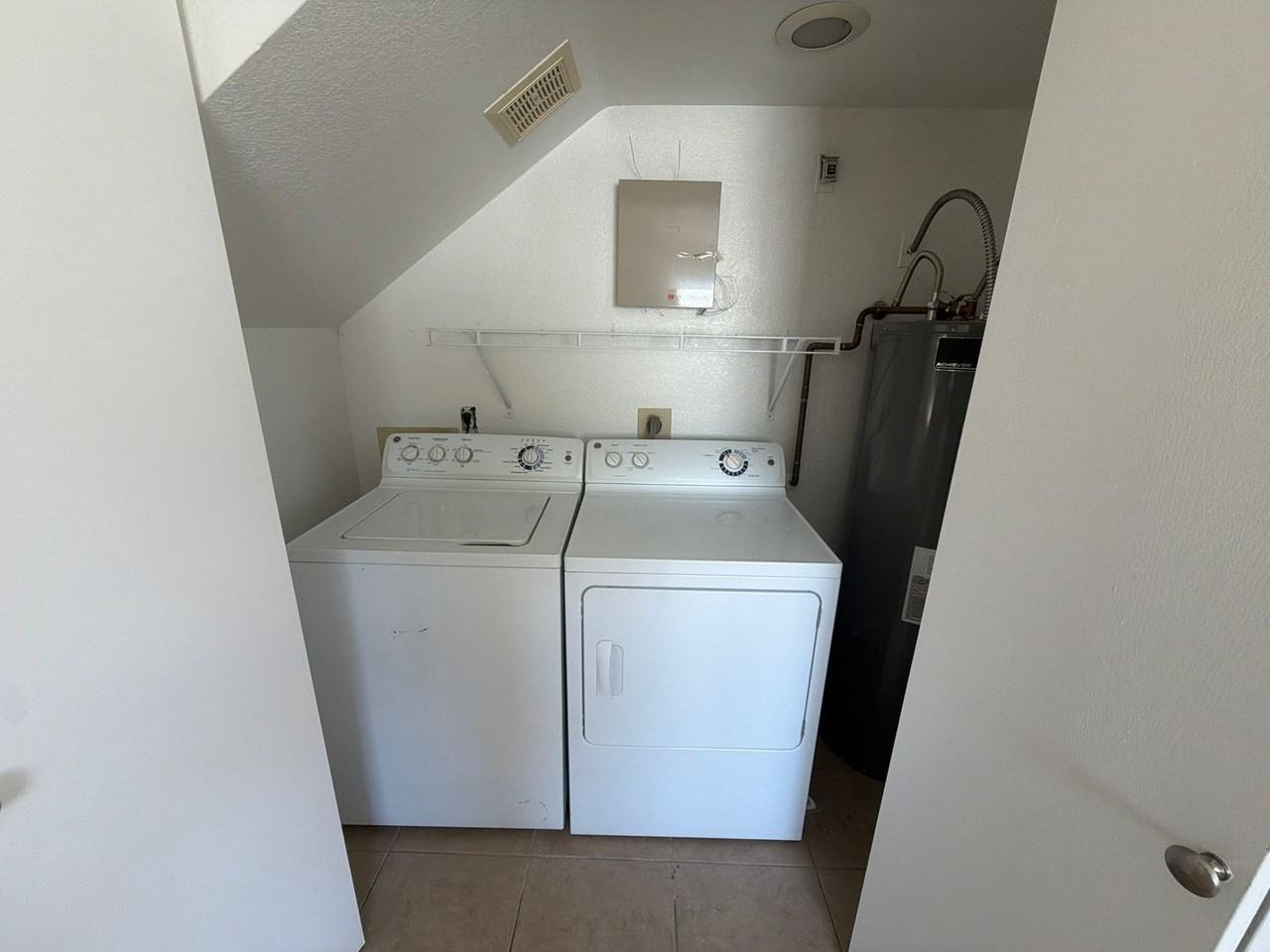 5051 W Mercury Way - Photo 4 of 13
