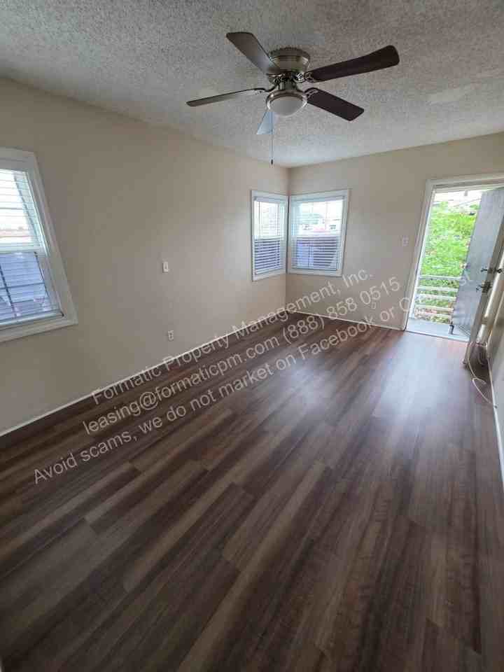119 N Park Ave - Photo 3 of 9