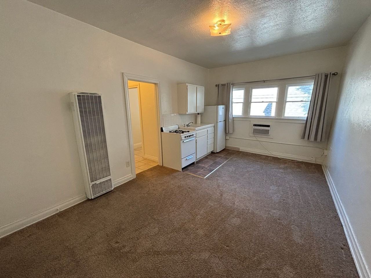 3623 Chestnut St #J - Photo 4 of 12