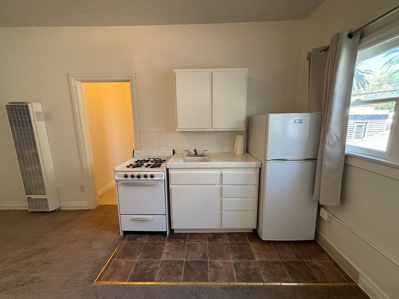 3623 Chestnut St #J - Photo 7 of 12