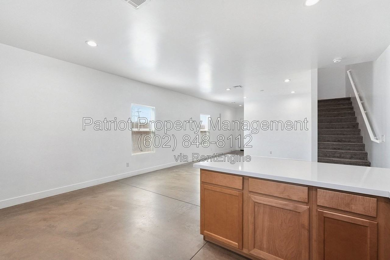 909 S 5th Ave #2 - Photo 3 of 35