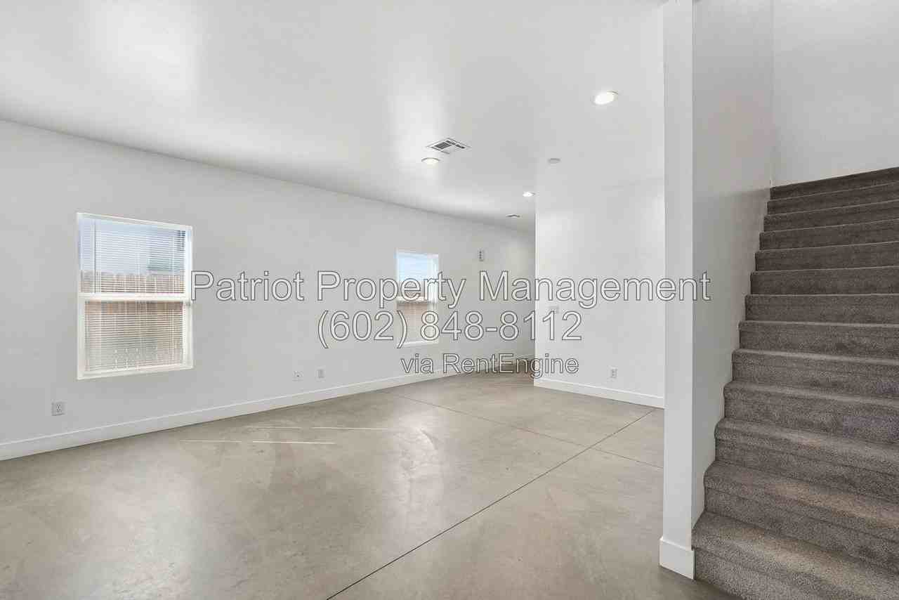 909 S 5th Ave #2 - Photo 5 of 35