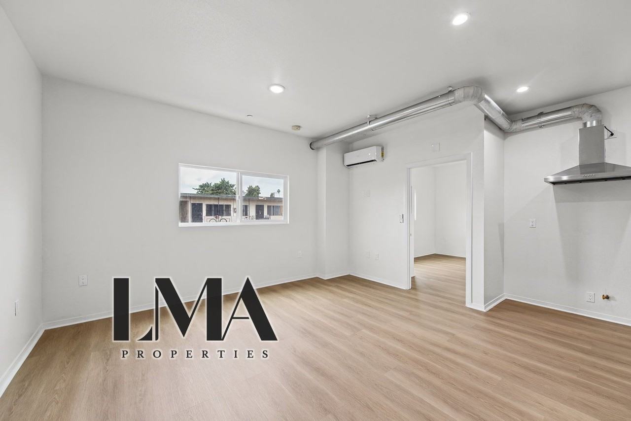 611 W 82nd St #209 - Photo 3 of 11