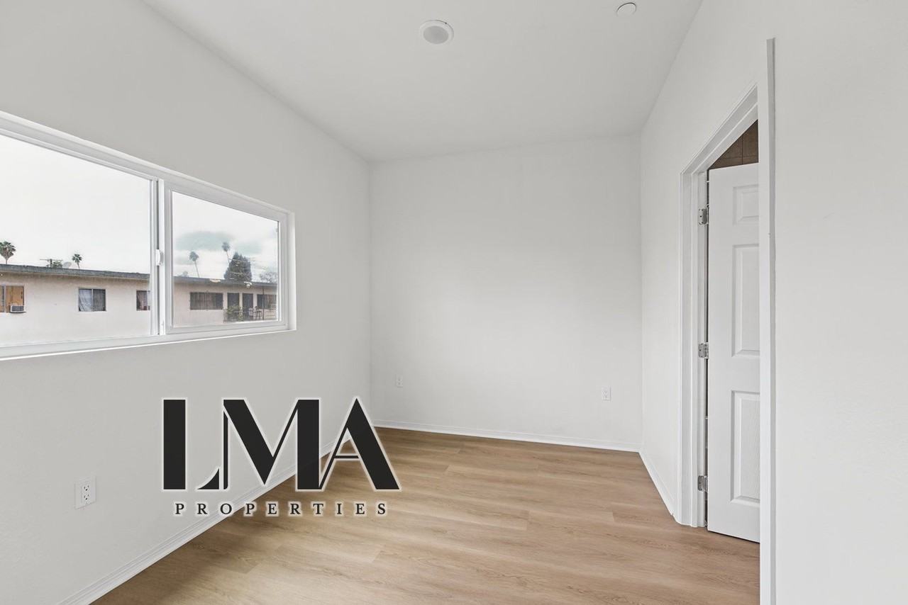 611 W 82nd St #209 - Photo 5 of 11