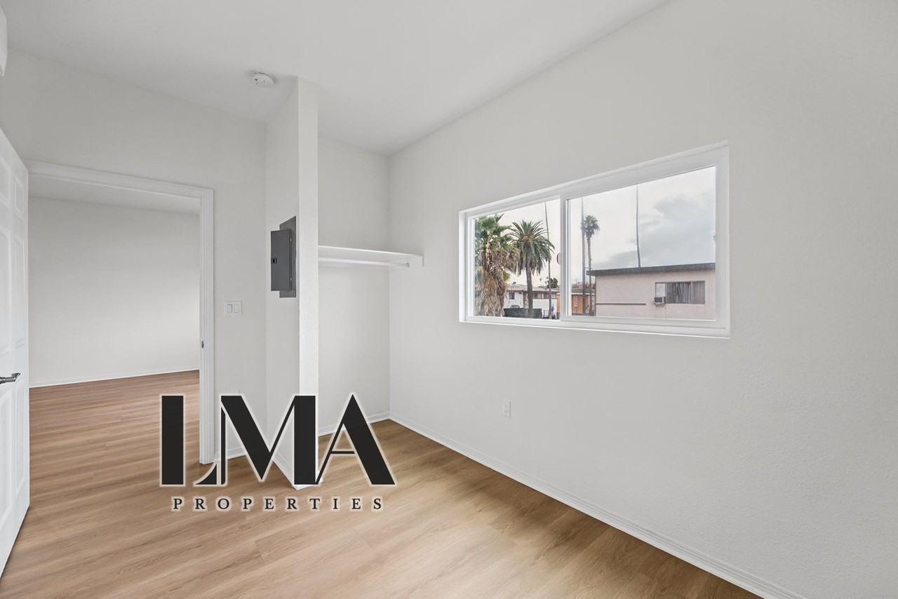611 W 82nd St #209 - Photo 7 of 11