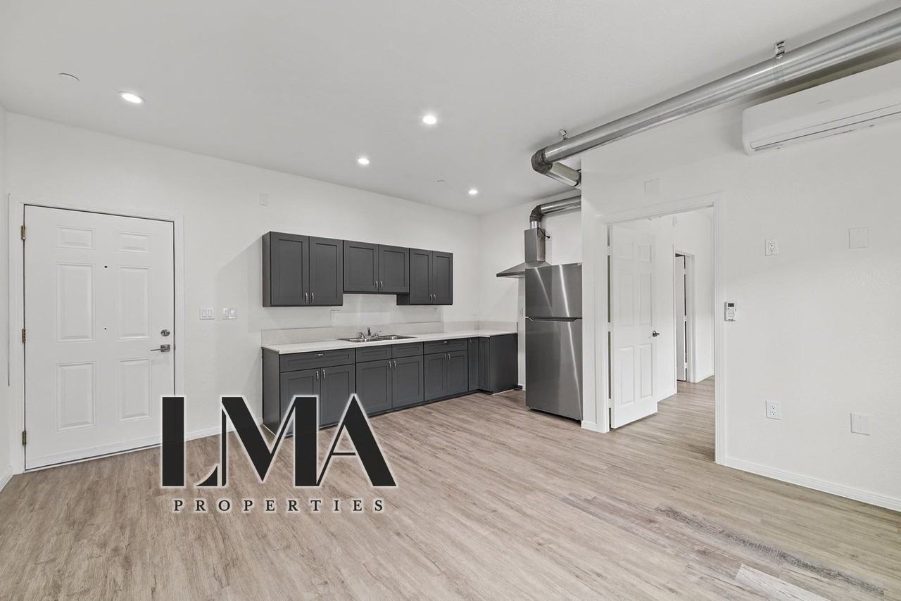 611 W 82nd St #205 - Photo 2 of 11