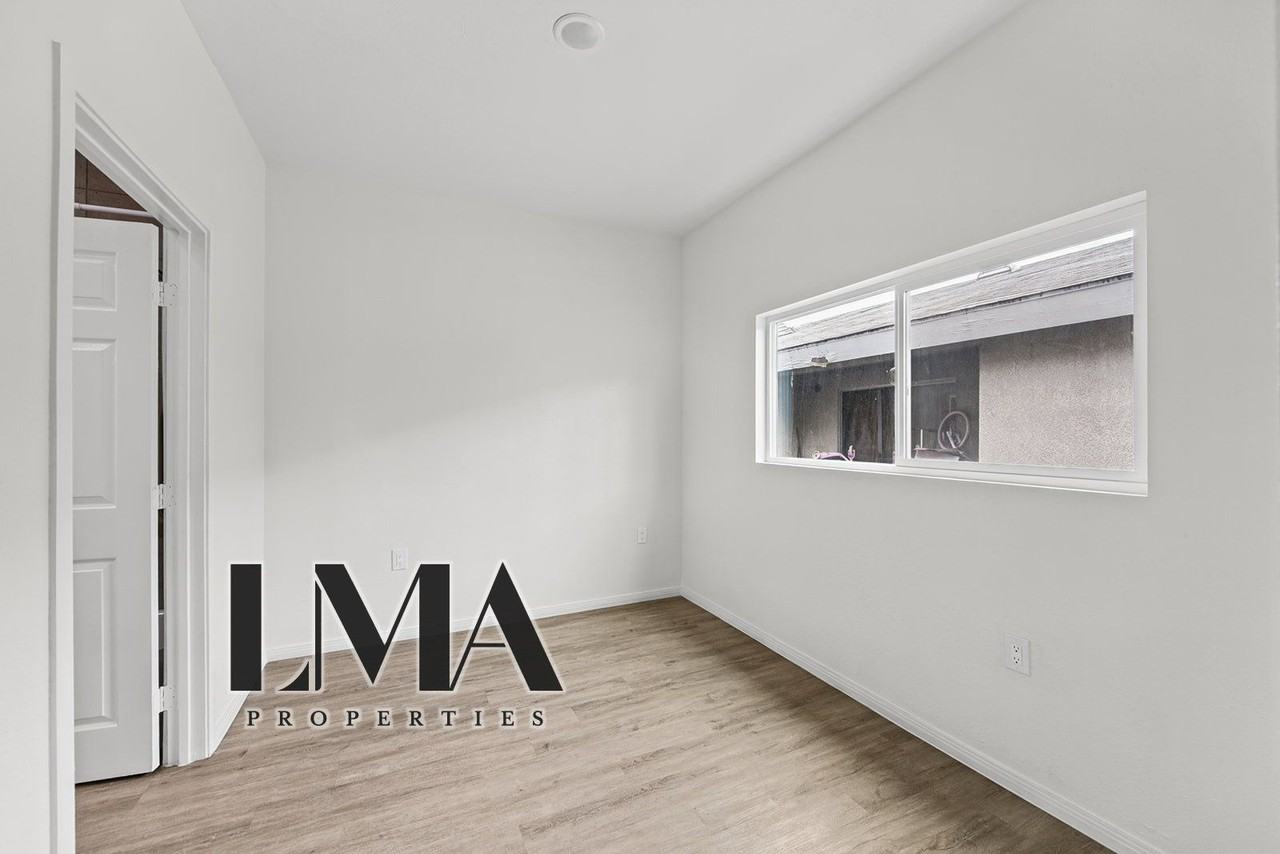 611 W 82nd St #205 - Photo 5 of 11