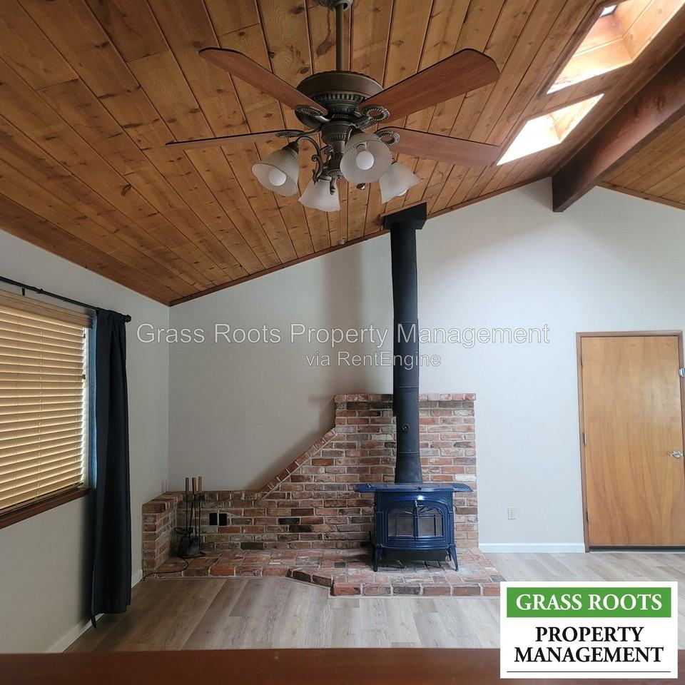 14829 Stinson Dr - Photo 3 of 8