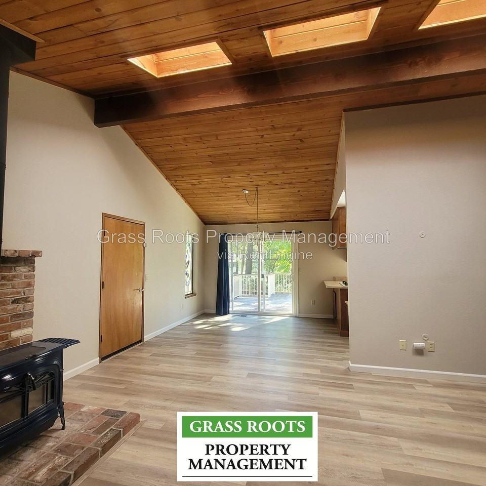 14829 Stinson Dr - Photo 4 of 8