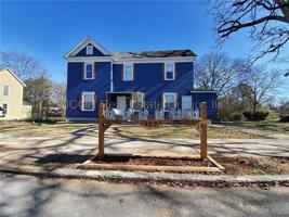 featured image of 427 Park St