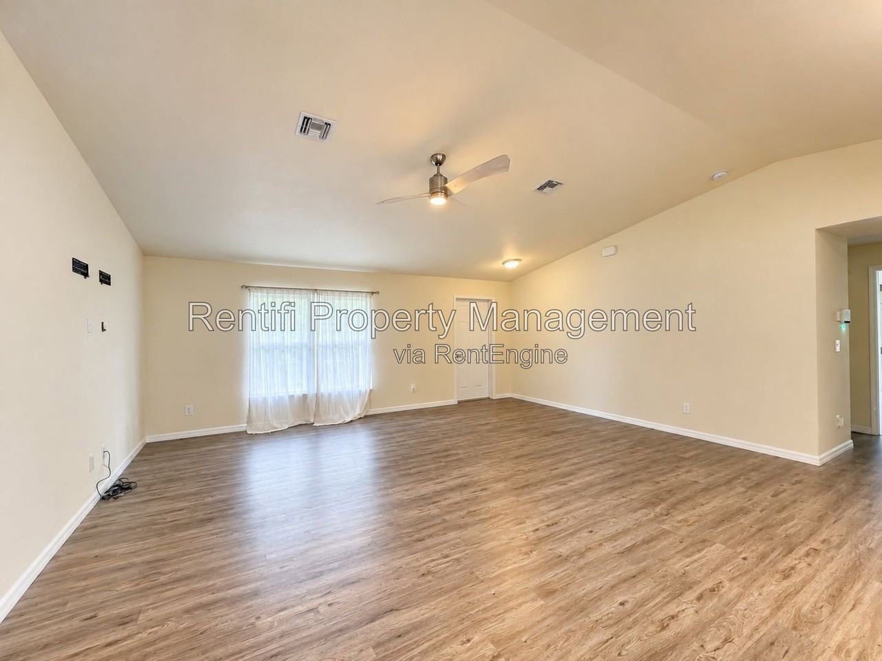 5059 N Peachtree Cir - Photo 4 of 20