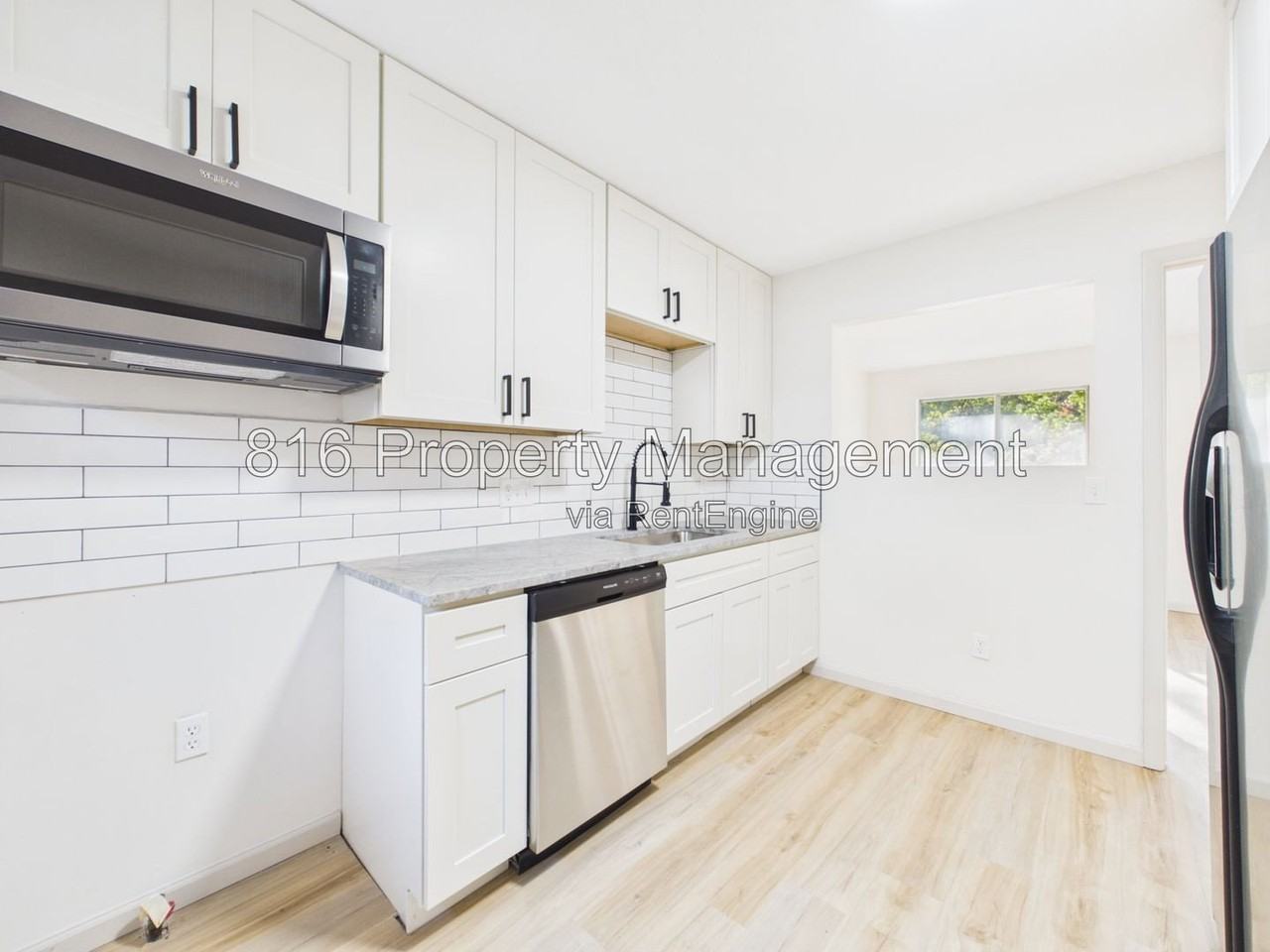 7913 Grandview St - Photo 5 of 19