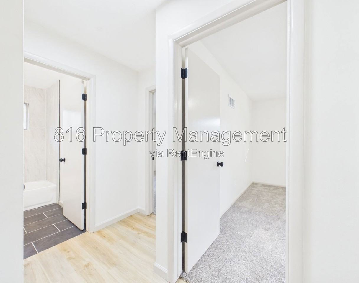 7913 Grandview St - Photo 6 of 19