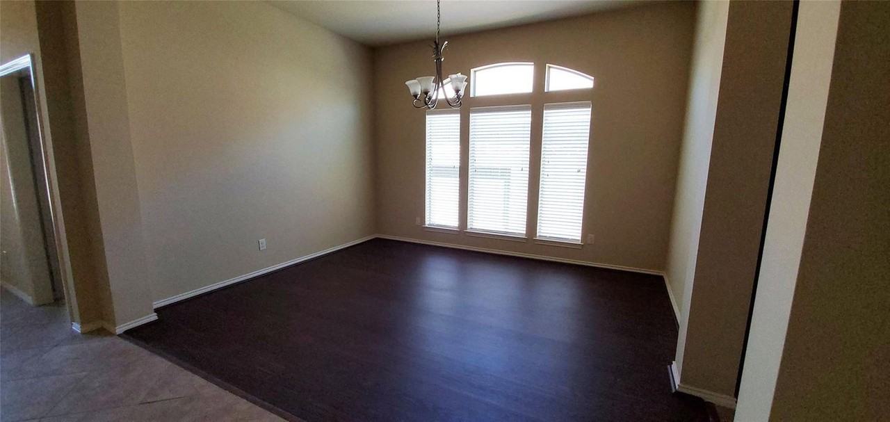 3107 Crystal Cascade Ln - Photo 6 of 26