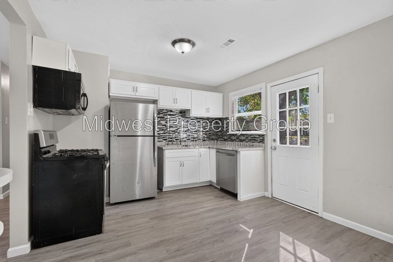 1450 Plaza Pl - Photo 4 of 23