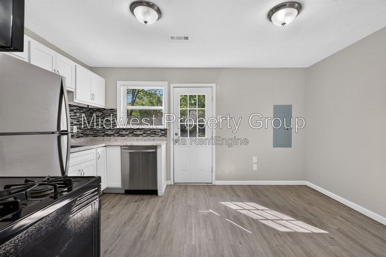 1450 Plaza Pl - Photo 6 of 23