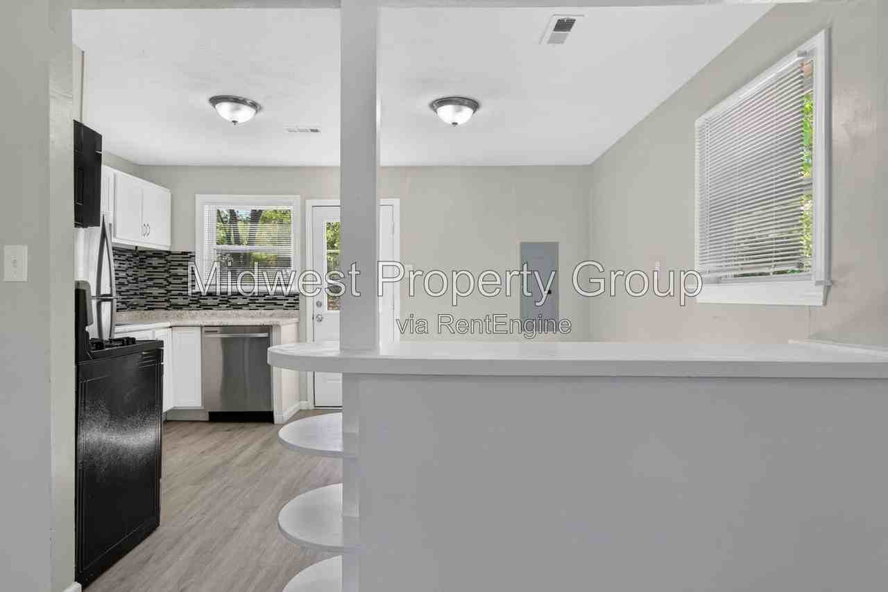 1450 Plaza Pl - Photo 7 of 23