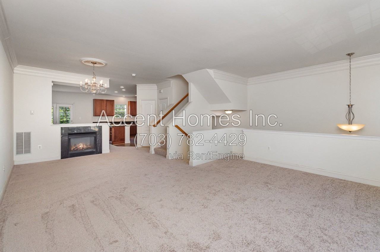 2562 Basin View Ln - Photo 6 of 33