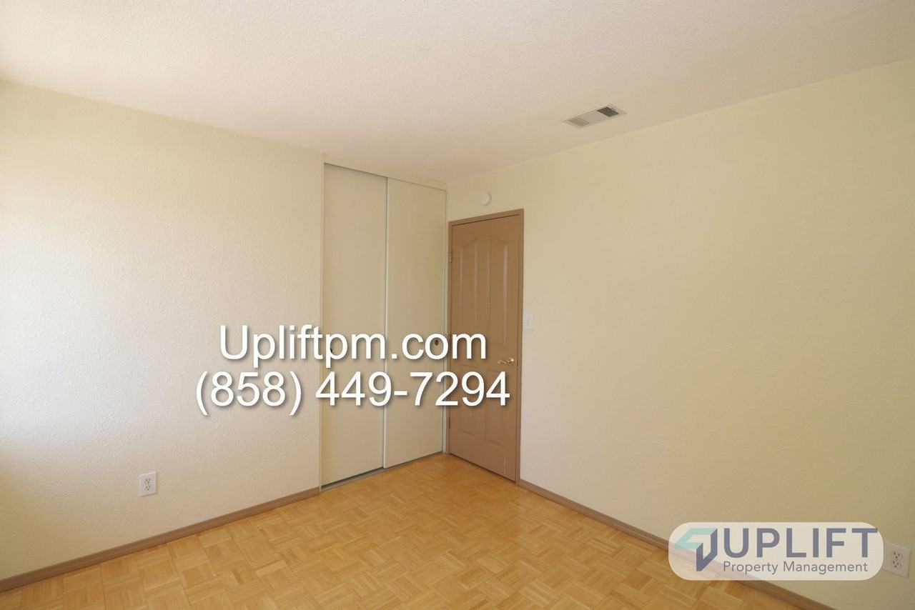 6931 Ballinger Ave - Photo 4 of 11