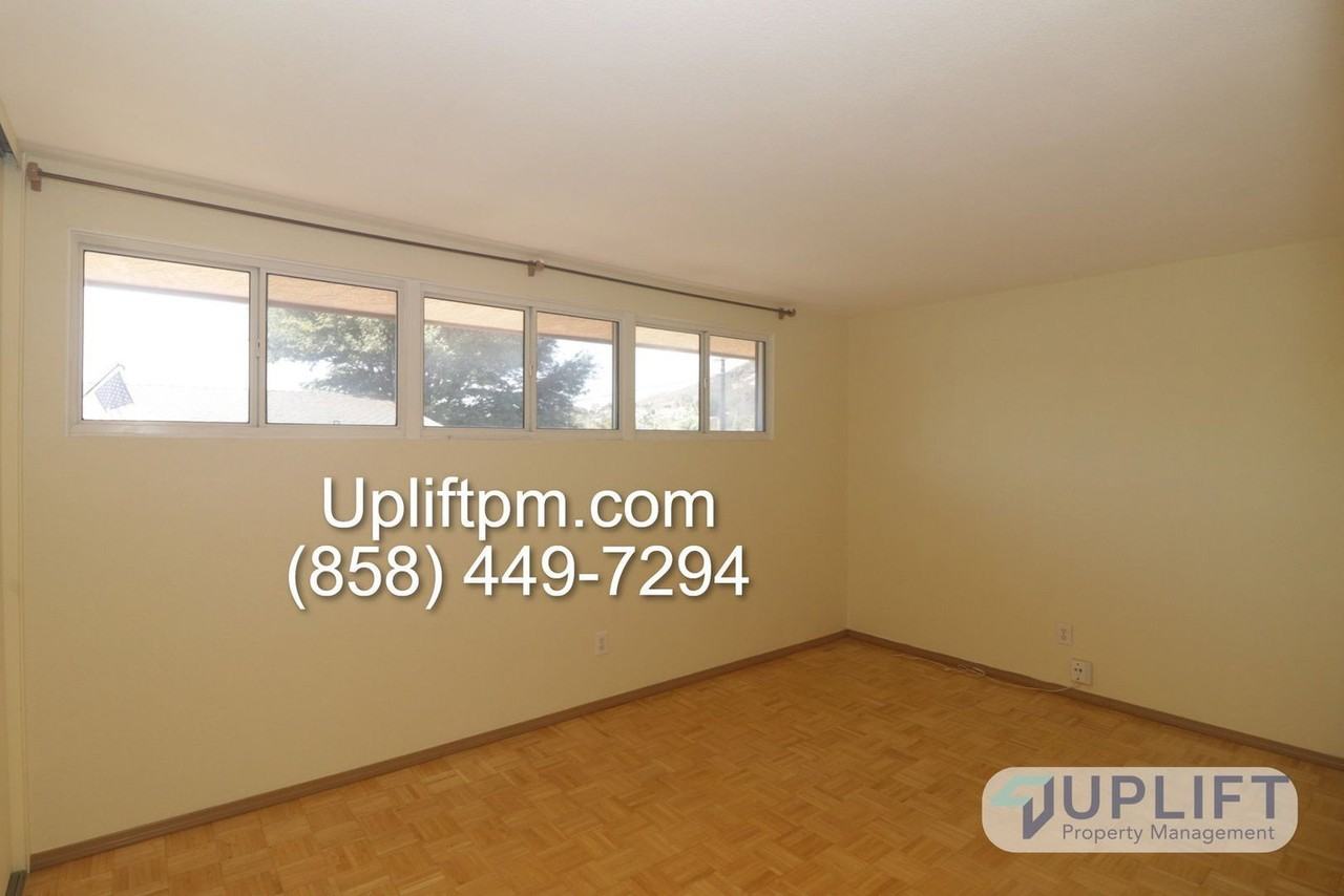 6931 Ballinger Ave - Photo 5 of 11