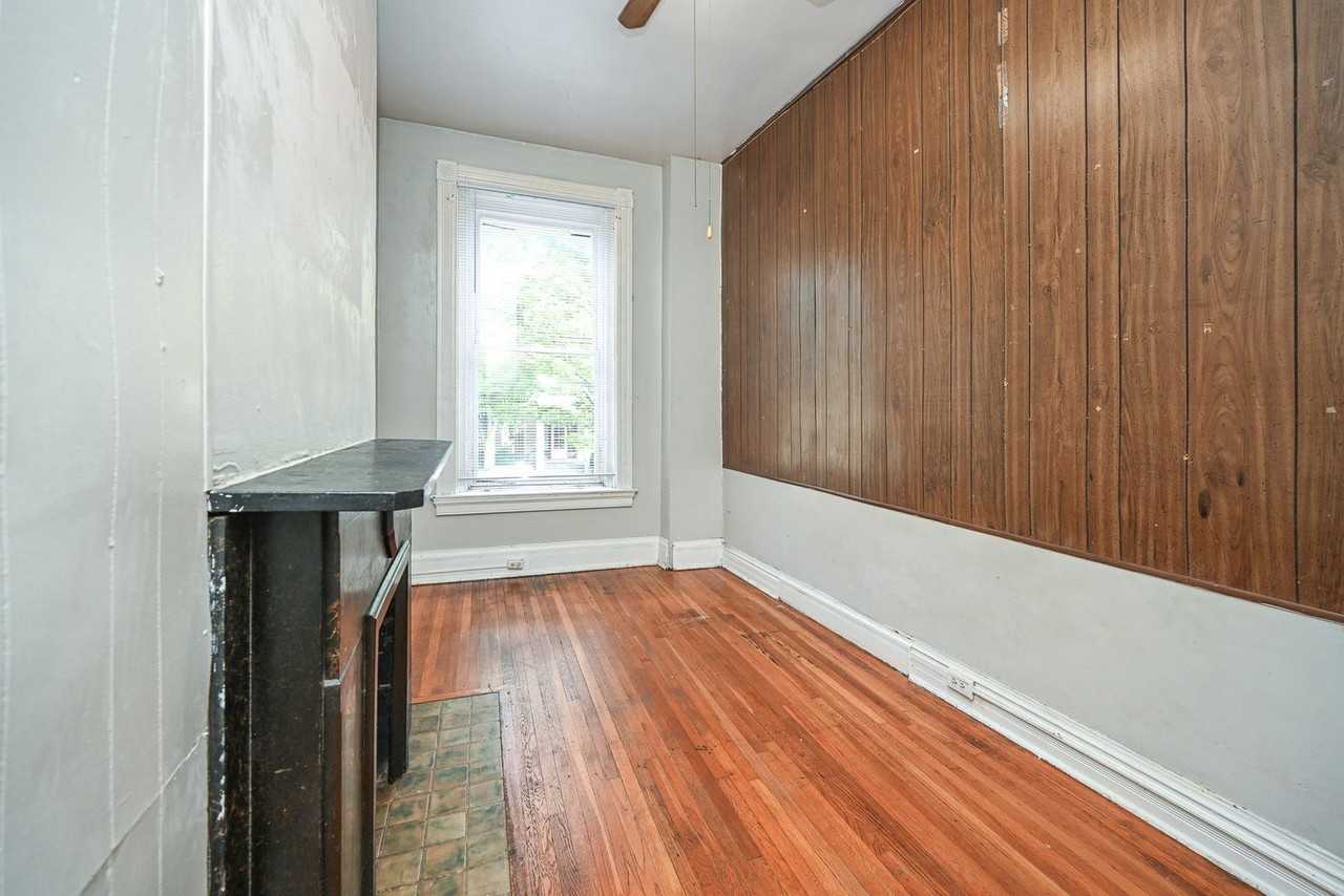 2361 W Clifton Ave - Photo 6 of 32