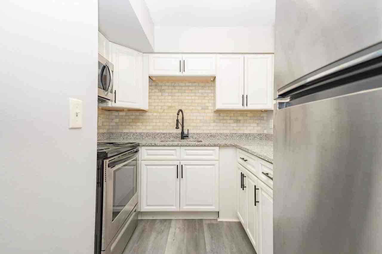 6419 Montgomery Rd #B3 - Photo 5 of 15