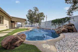915 W Diamond Dr - Photo 1 of 1