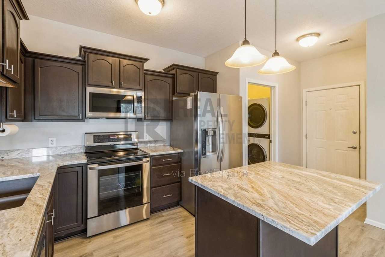 10335 Norfolk Dr #4 - Photo 5 of 14