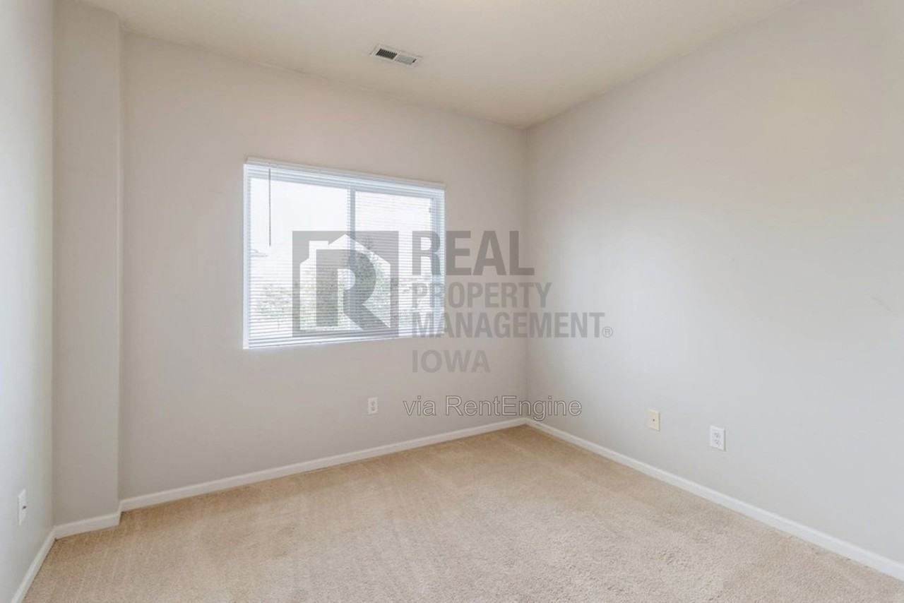 10335 Norfolk Dr #4 - Photo 7 of 14