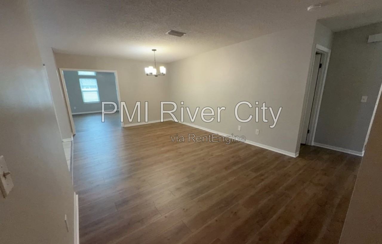 3805 Mandarin Woods Dr N - Photo 7 of 23