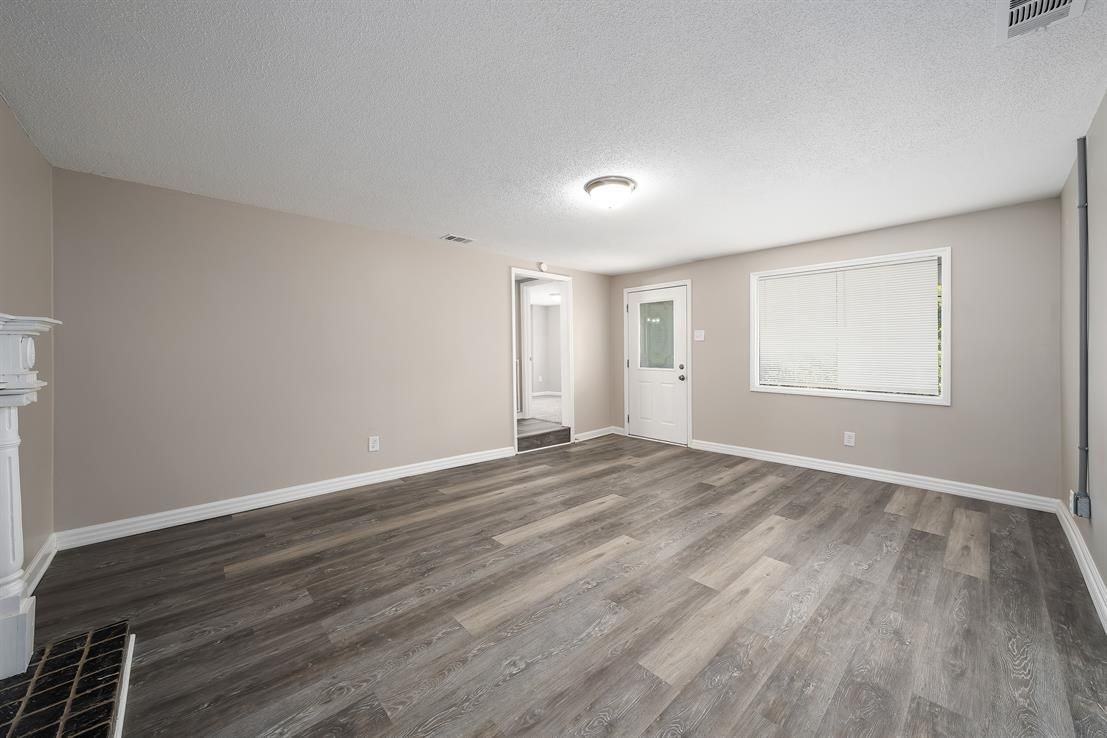 4237 Bear Creek Rd - Photo 7 of 25