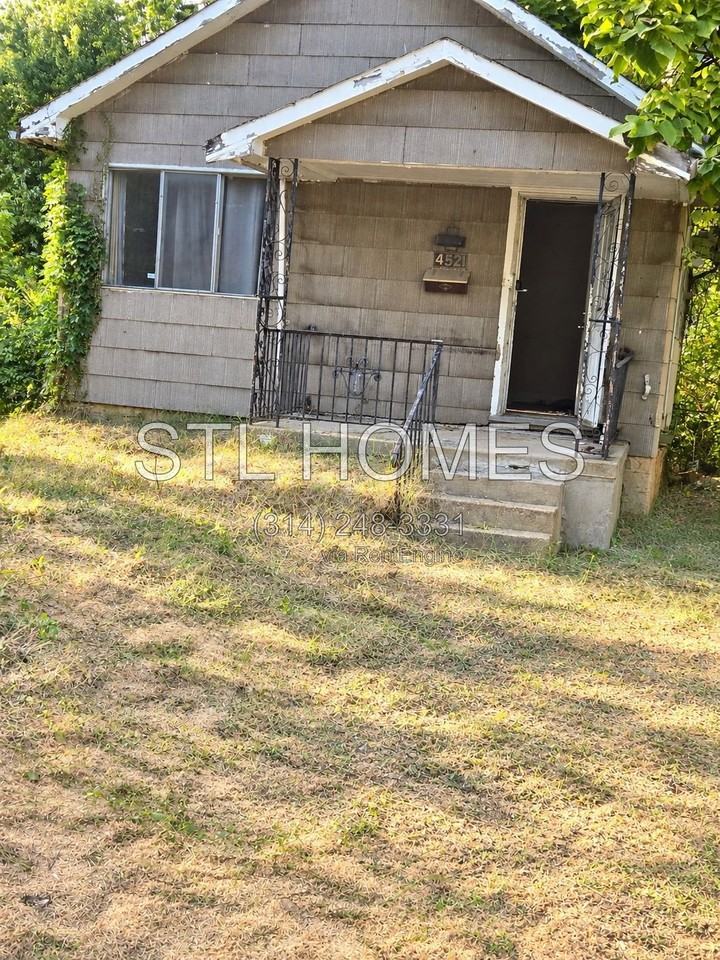 4521 Oakwood Ave - Photo 2 of 4