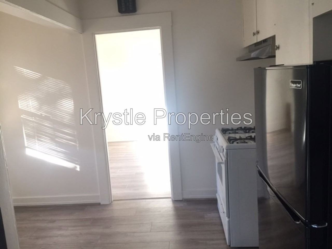 1621 Napa St - Photo 7 of 15