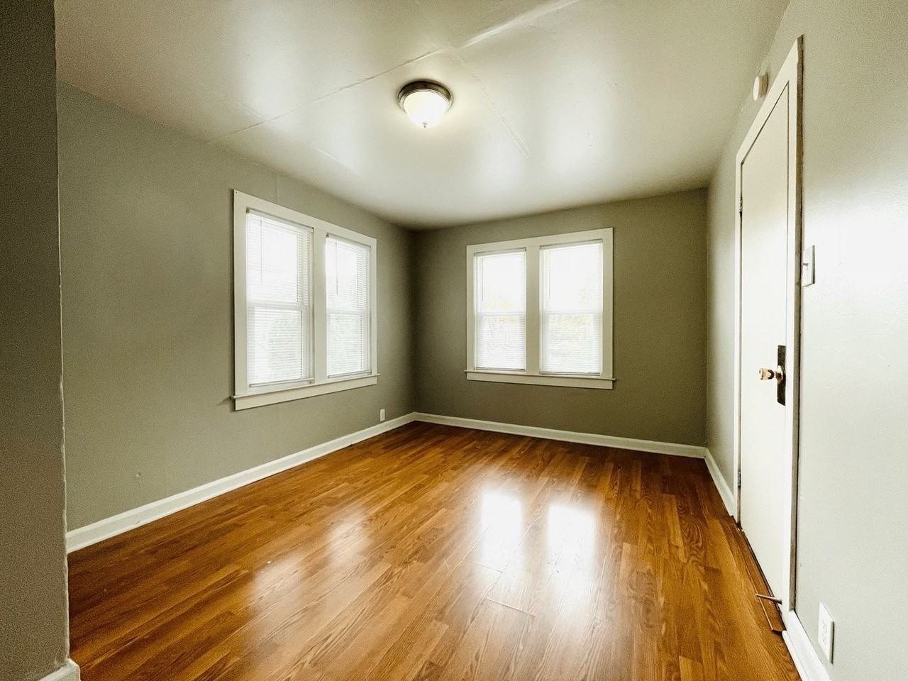 3014 N 57th St - Photo 4 of 7