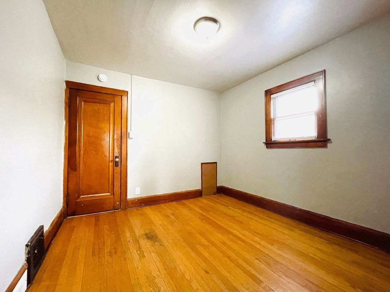 3014 N 57th St - Photo 5 of 7