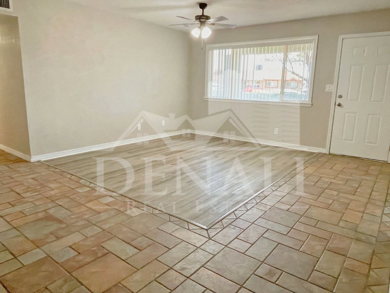 13651 N 33rd Ave - Photo 3 of 28