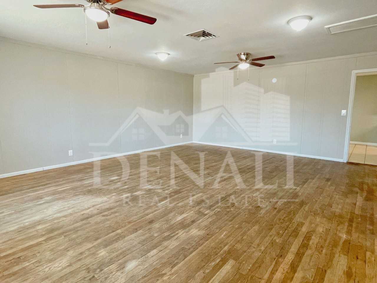 13651 N 33rd Ave - Photo 5 of 28